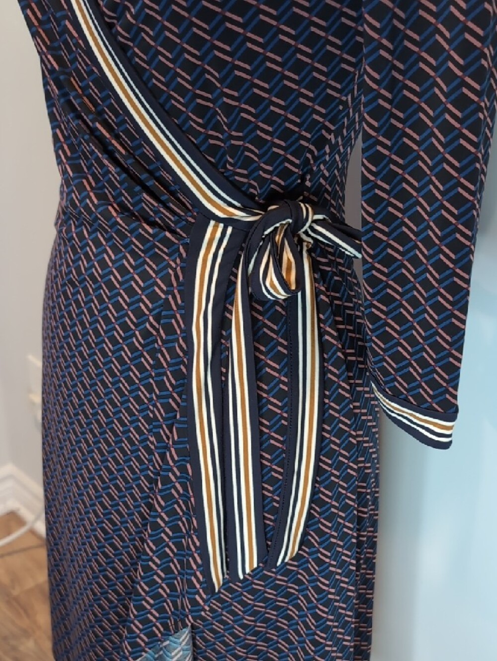 BCBG Maxazaria Black  Geometric Print Wrap Dress XS Navy And Mustard Trim - Picture 5 of 9
